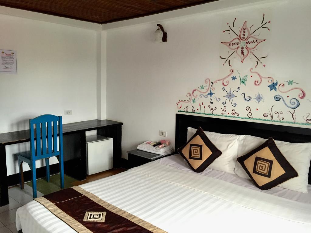 Dream Home Hostel Вьентьян Экстерьер фото