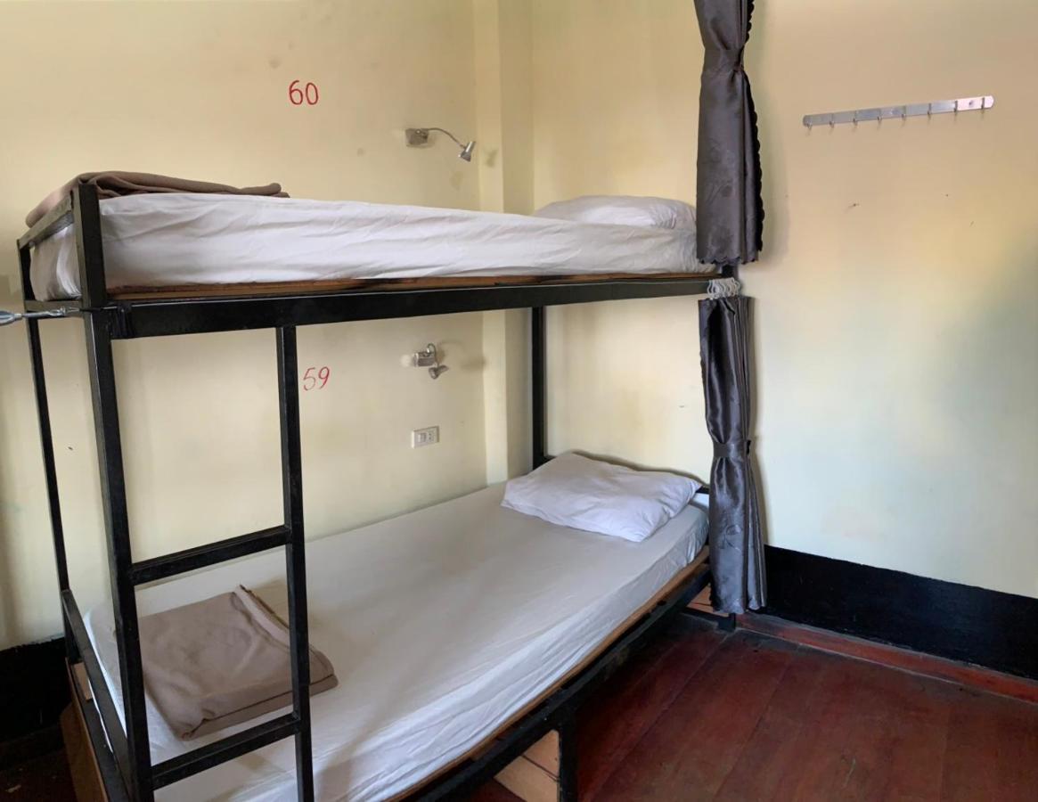 Dream Home Hostel Вьентьян Экстерьер фото
